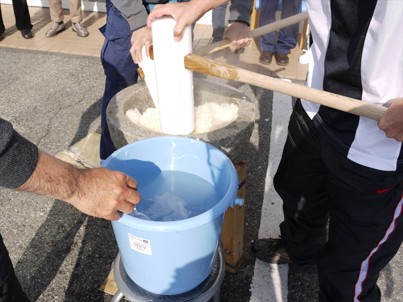 もちつき大会が開催されました！